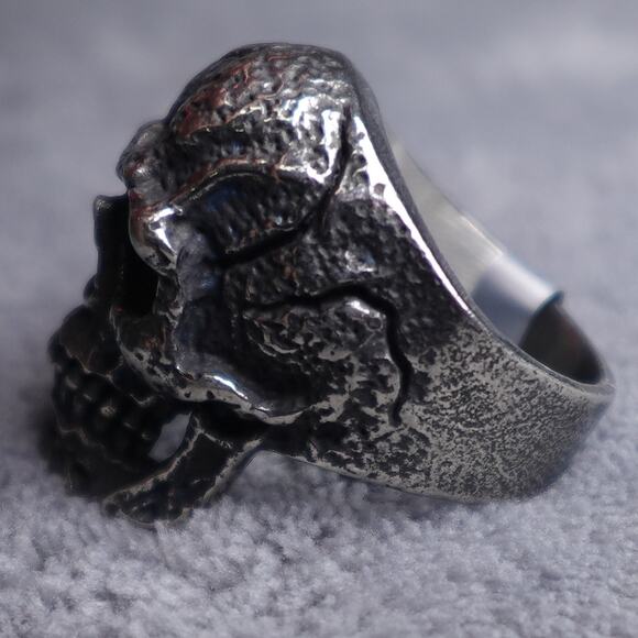 Stainless Steel Gun Metal Colored Skull Ring Size 9 RSRN-705 - Picture 2 of 6